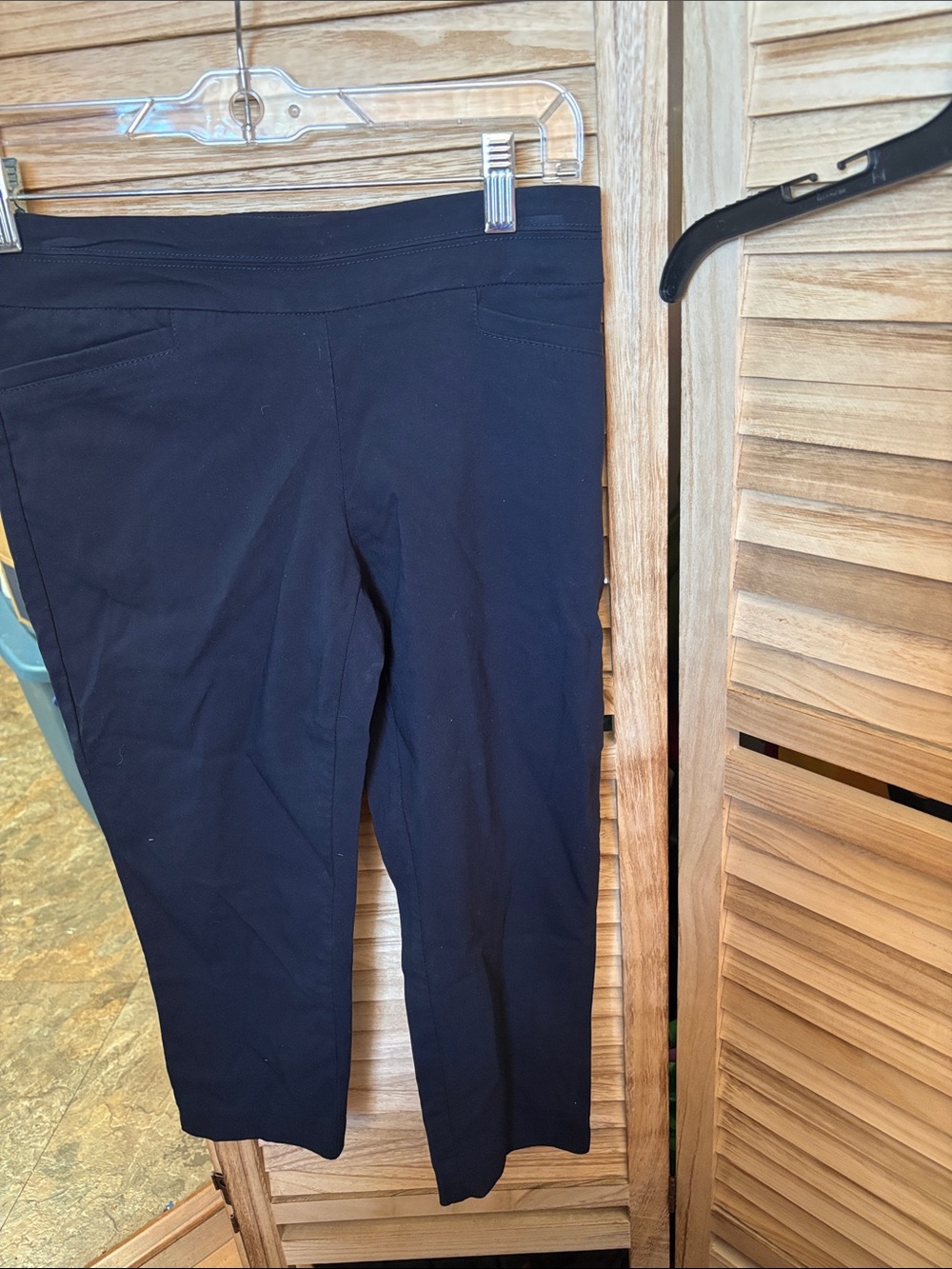 Apt. 9 Navy Pull-On Capris 4p